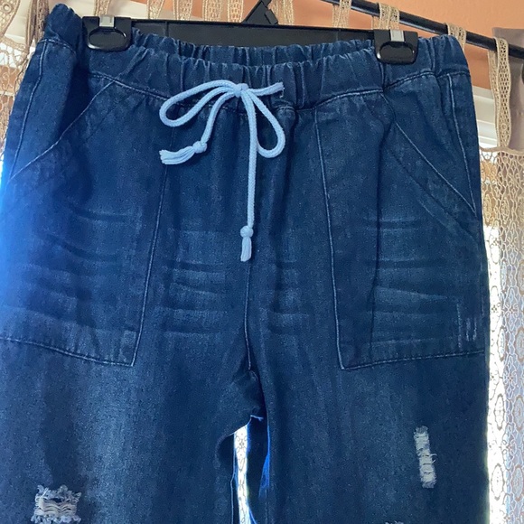 Distressed denim jogger - Picture 2 of 8